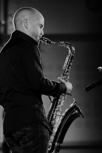 Saxophonist jazz band provence riviera